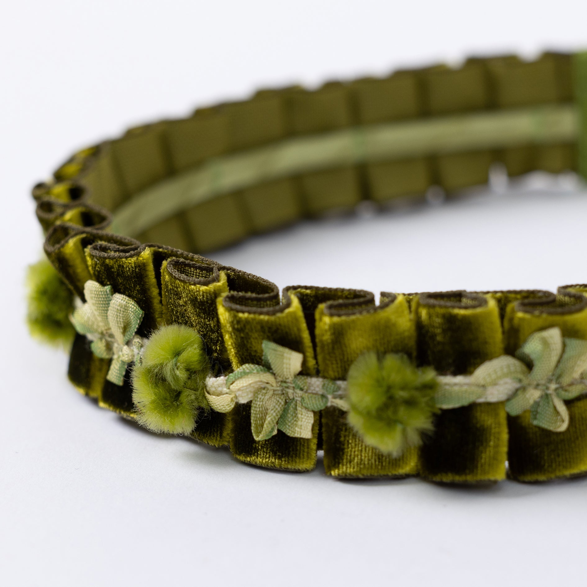 Velvet Puff Headband【OLIVE】 – KARAKU by me